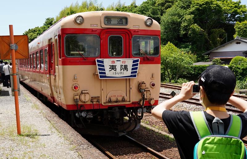 27日に定期運行を終えるいすみ鉄道の「キハ28 2346」=大多喜駅
