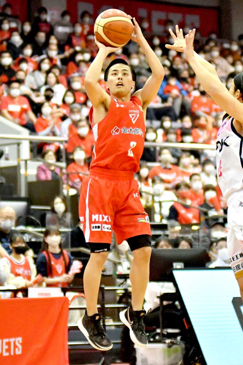 第３クオーター、シュートを放つ千葉Ｊの富樫