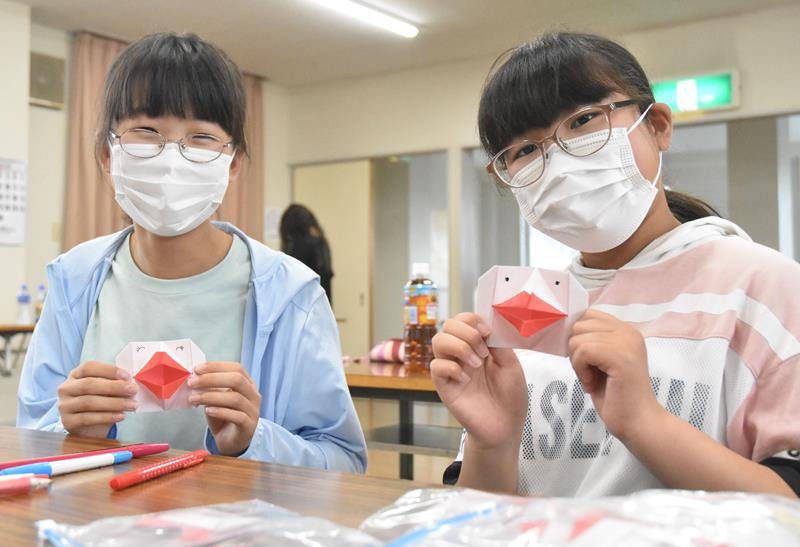 市原市で事前キャンプを行う外国人選手らをもてなす折り紙
