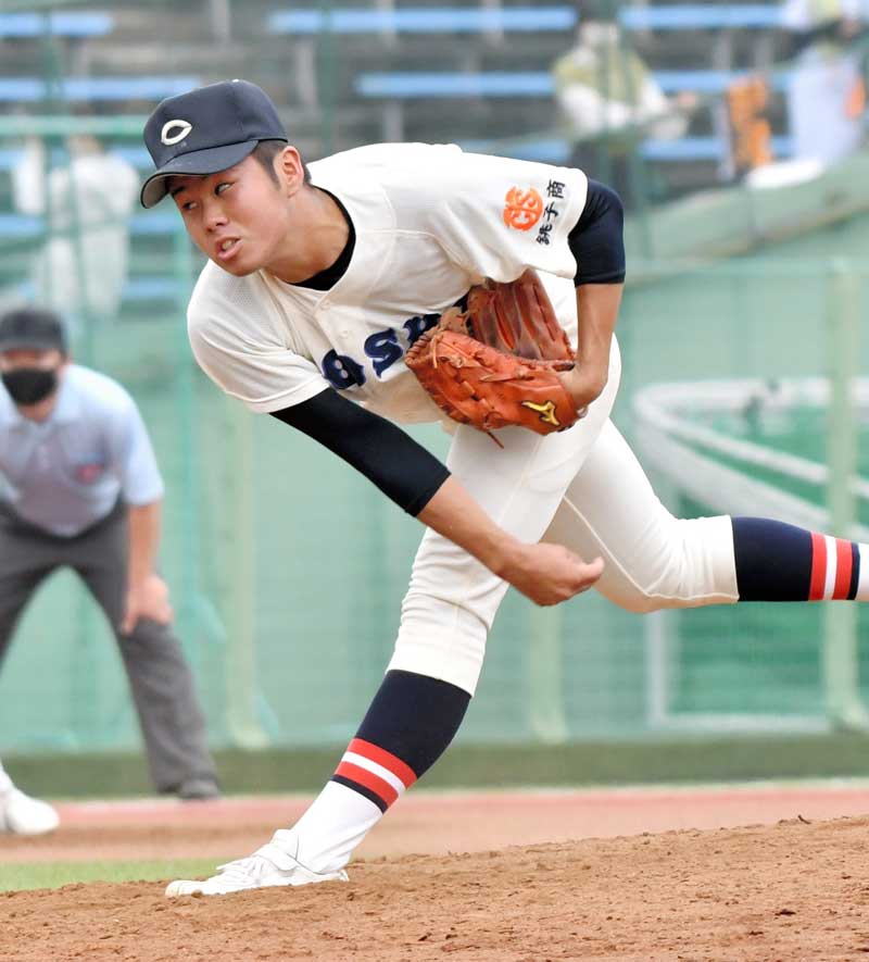 銚子商―青藍泰斗　３失点完投した銚子商の飯島＝宇都宮清原