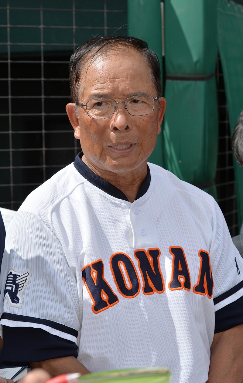 興南・我喜屋監督（沖縄タイムス提供）