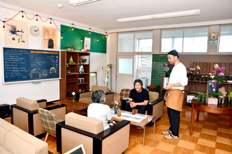 保健室を改装したカフェ=東庄町