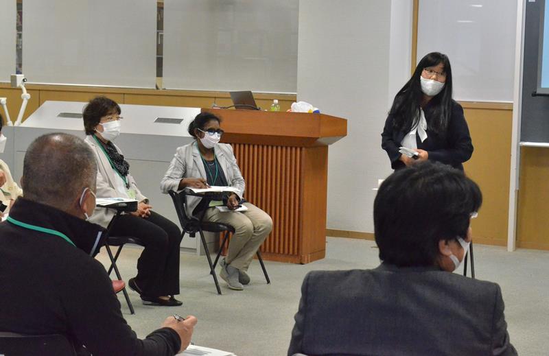 山武市の教職員らを対象にした、林教授による日本語教育講座=昨年3月、東金市