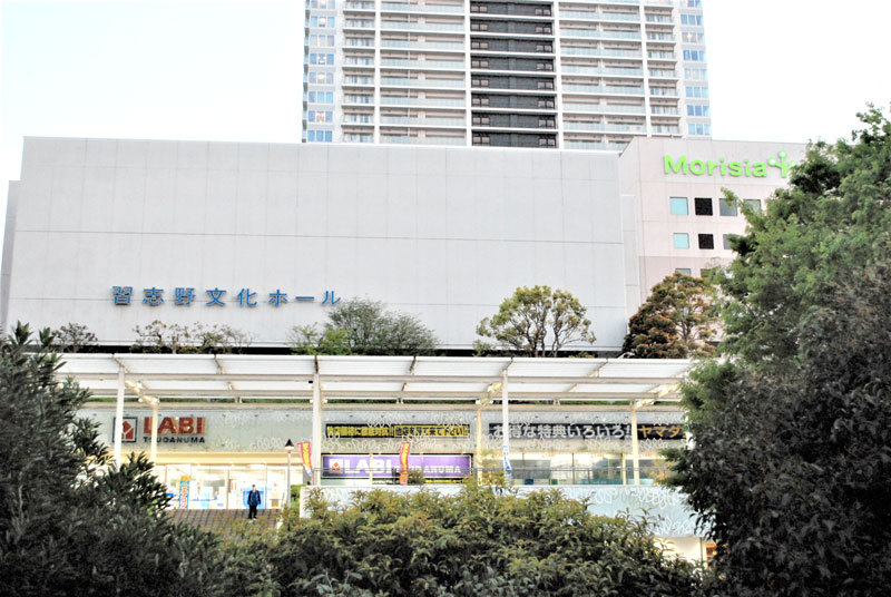 民間複合施設の建て替え計画に伴い、４月１日から利用停止になった習志野文化ホール＝習志野市