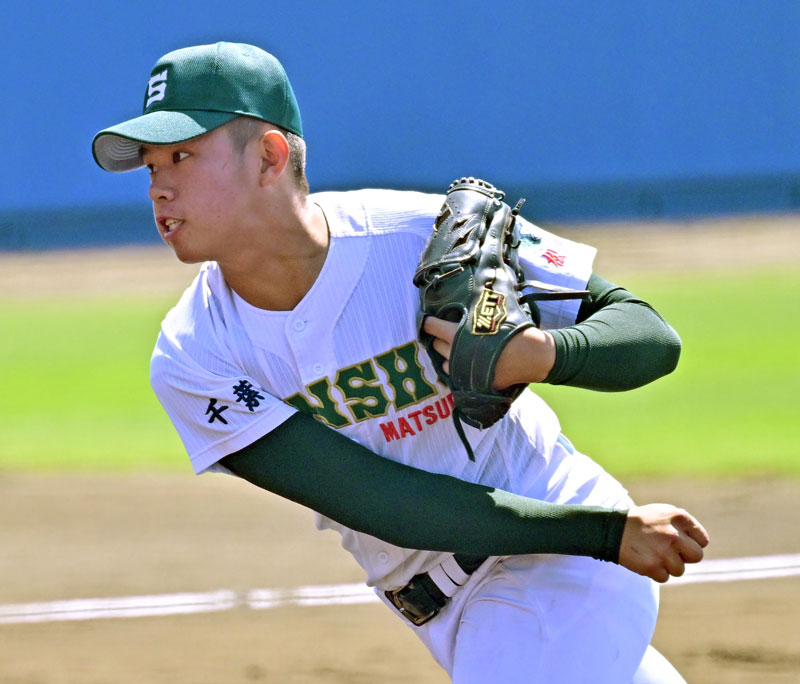 習志野―専大松戸　先発した専大松戸の青野＝県総合ＳＣ