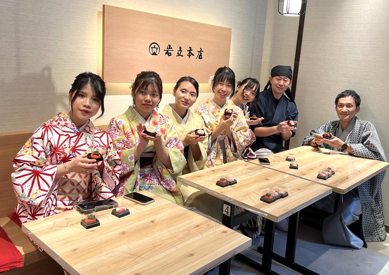 菓子職人に教わりながら和菓子づくりに挑戦した