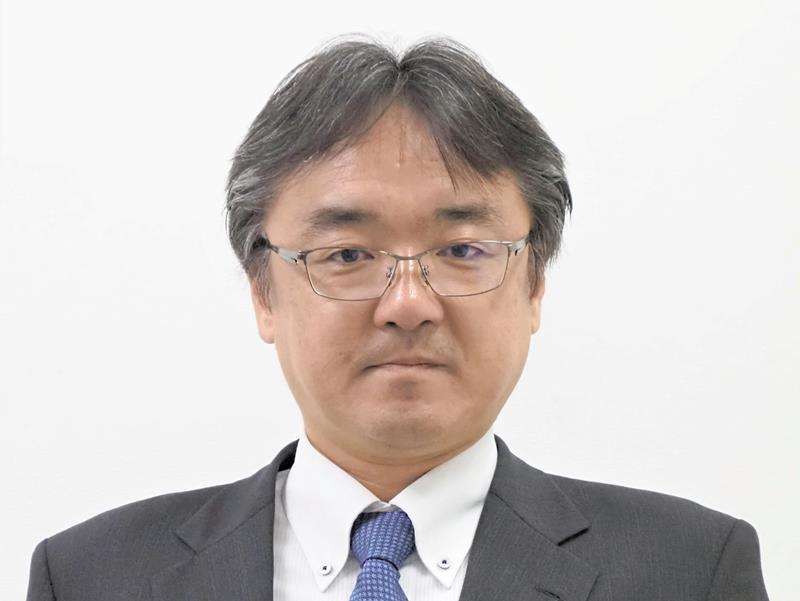 粕谷智浩氏