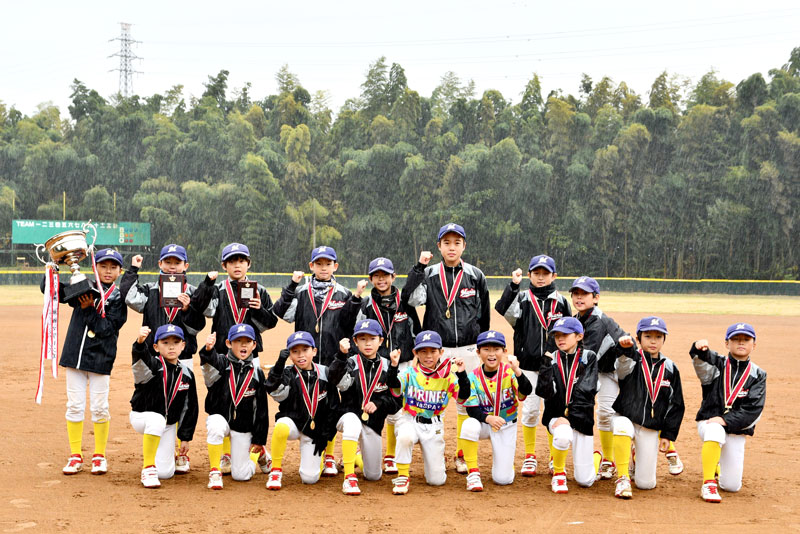 優勝したナスパマリーンズ＝香取市