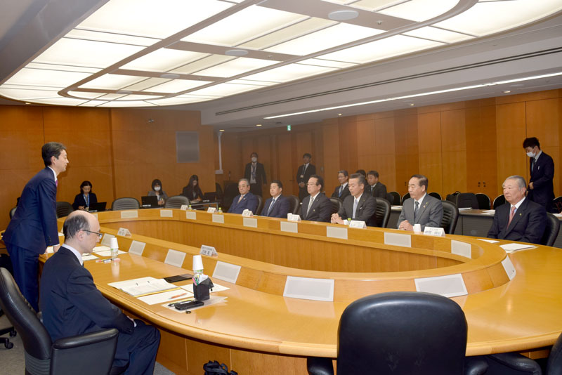 熊谷知事と山武地域6市町長の意見交換会=9日、県庁