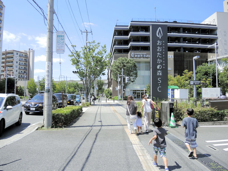 「流山おおたかの森駅」南口周辺＝２２年、流山市