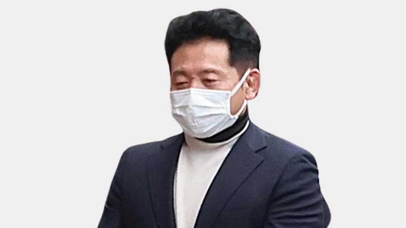 丸山顕志被告