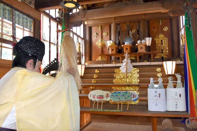 頒布前にはお祓いが執り行われた