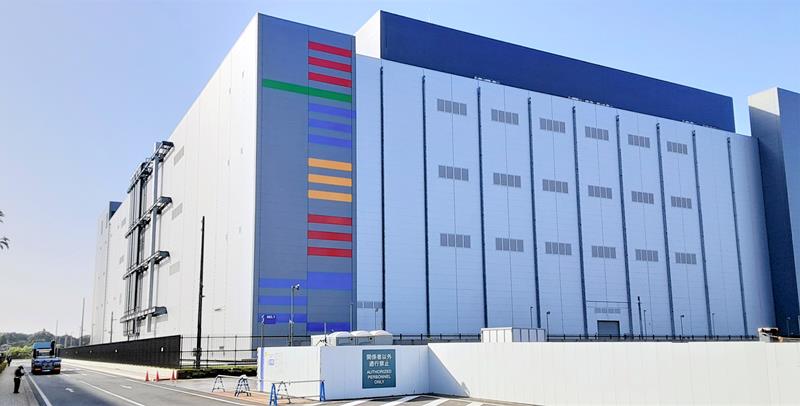 米グーグルが昨年4月に国内で初めて開設したデータセンター。大手IT企業からの固定資産税が豊かな財政を支えている=印西市鹿黒南