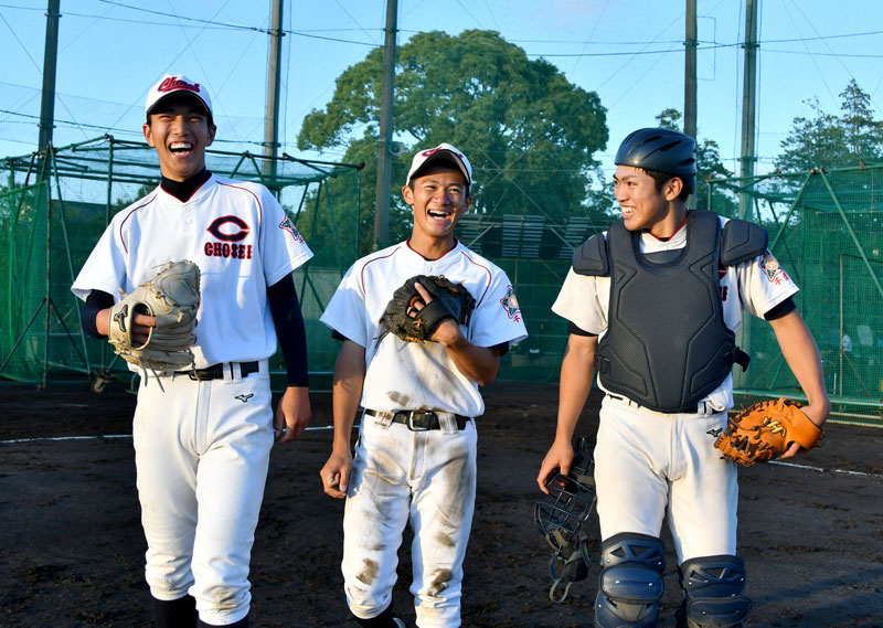 同じ少年野球チームでプレーしていた(左から)田村、中山、工藤