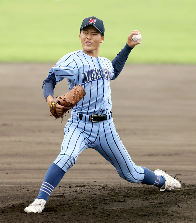 幕張総合─千葉商　１失点完投した幕張総合の須田＝成田大谷津