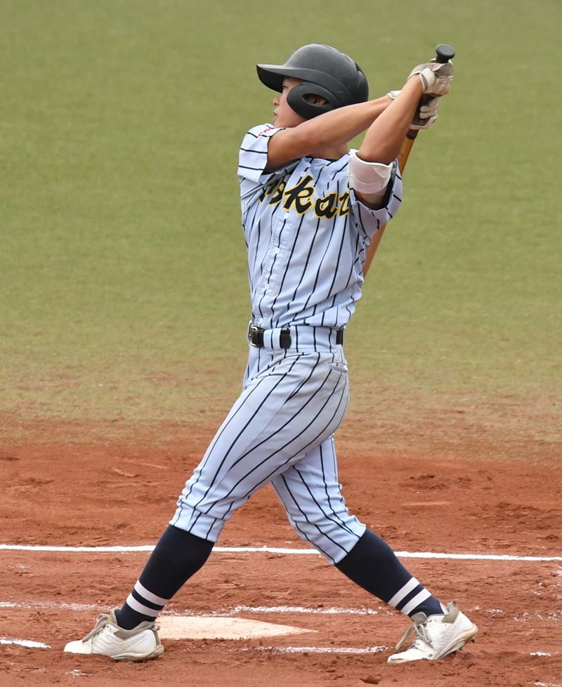 東海大市原望洋─袖ケ浦　一回裏東海大市原望洋無死　右中間へ三塁打を放つ東海大市原望洋の白浜＝ゼットエー