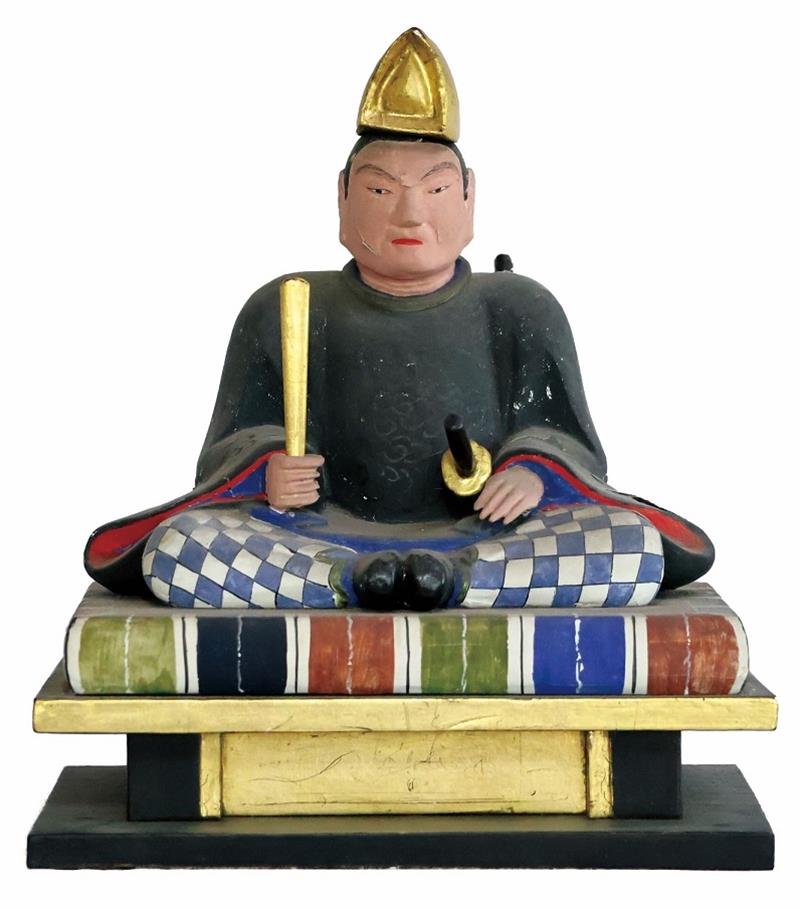 里見義堯坐像（正源寺所蔵、君津市立久留里城址資料館提供）