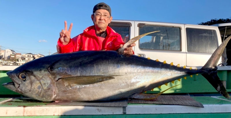 相模湾で釣り上げたキハダ(写真は「萬栄丸」提供)