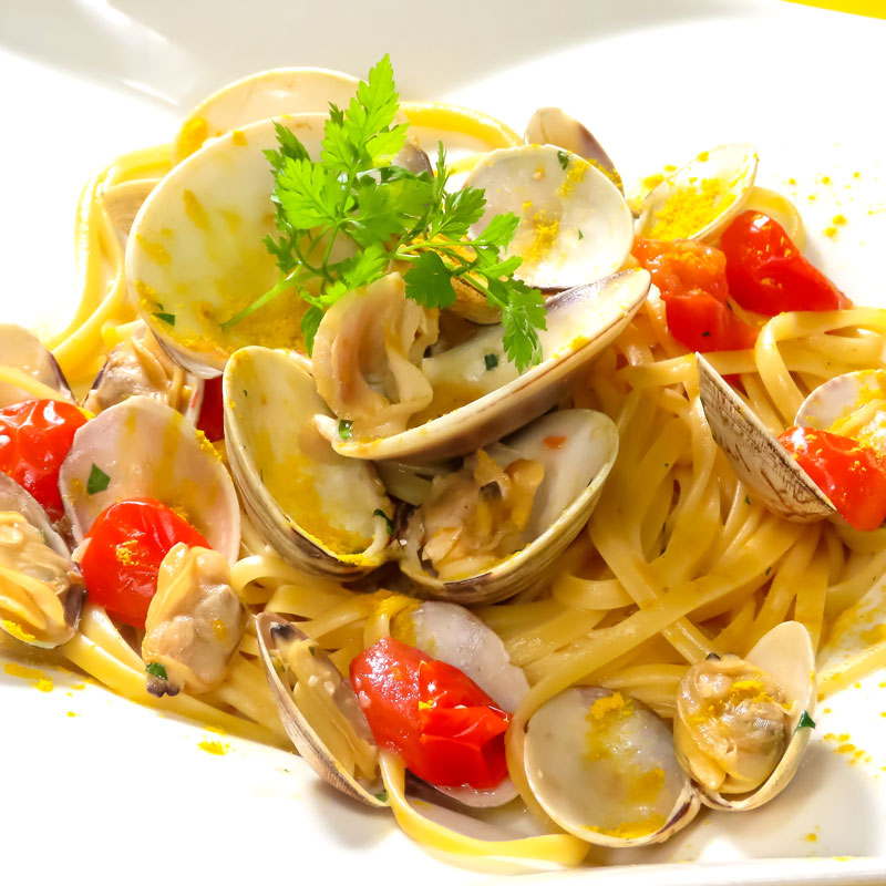 イボキサゴのだしやカボチャを使ったパスタ「カイズッカ」(オリエンタルキッチンイタリアーナ提供)
