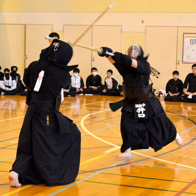 中学生男子の部決勝　国吉中の井口が栄冠を手にした＝いすみ市