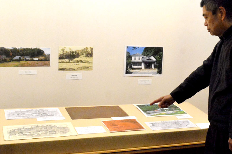 郷土資料館で開かれている企画展「博覧図にみる明治期の千葉県」＝いすみ市