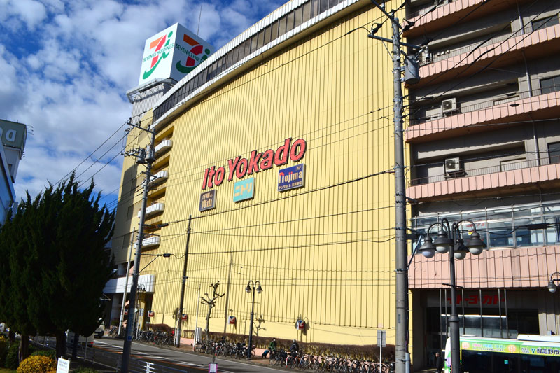 昨年9月に閉店したイトーヨーカドー津田沼店。イオンと京成グループが再整備を手掛ける=習志野市