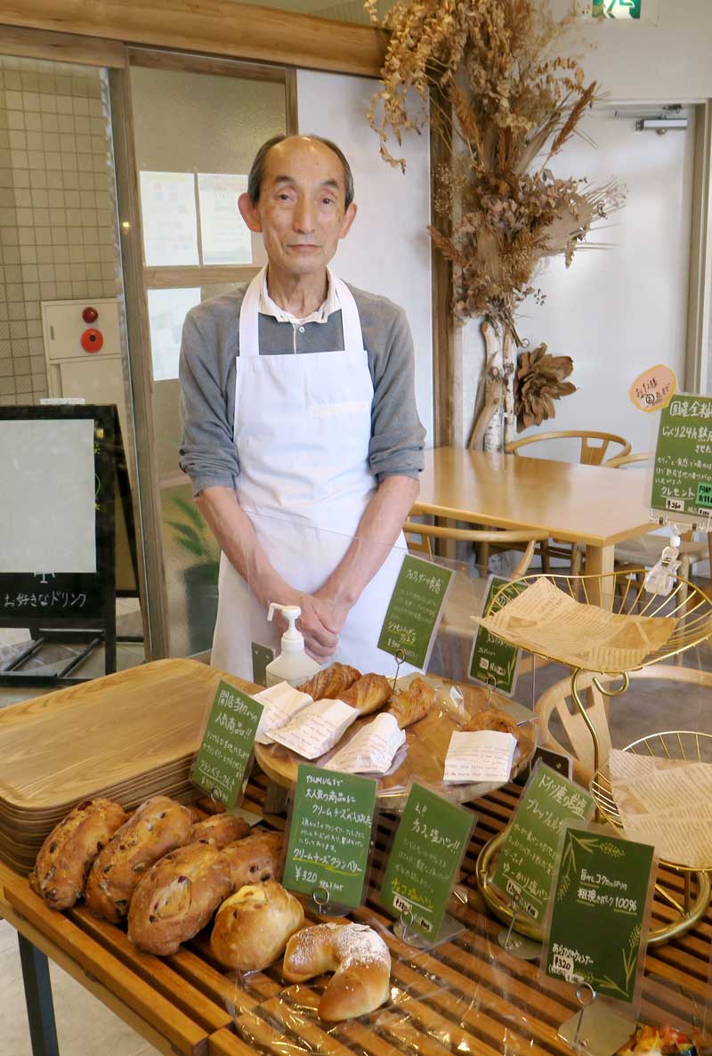 「Bakery&Cafeつむぎ」前身店オーナーの竹谷光司さん=22日、佐倉市