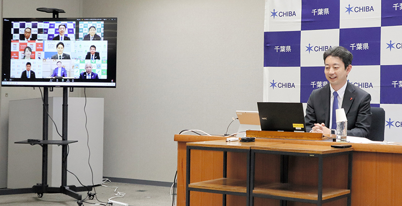 オンラインで開かれた九都県市首脳会議で発言する熊谷知事=23日、県庁