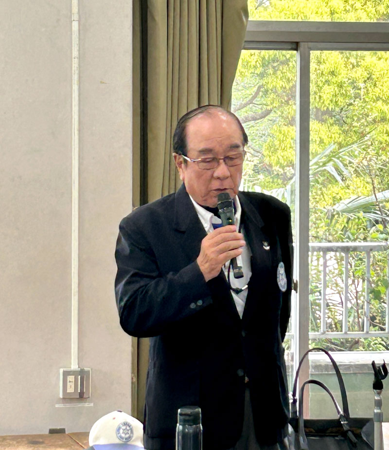 総会で抱負を述べる尾藤理事長＝千葉市稲毛区