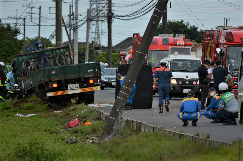 八街市で児童５人が飲酒運転の大型トラックにはねられ死傷した事故現場＝２０２１年６月２８日